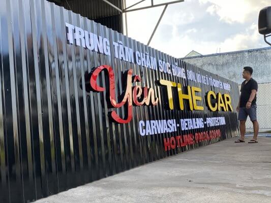 Thi công biển quảng cáo nền tôn múi tại Phú Quốc